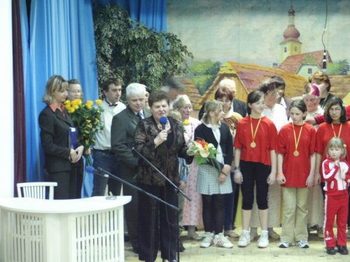 Hraje celá dědina aneb S veselou myslí na nesmysly. - 18.3.2006